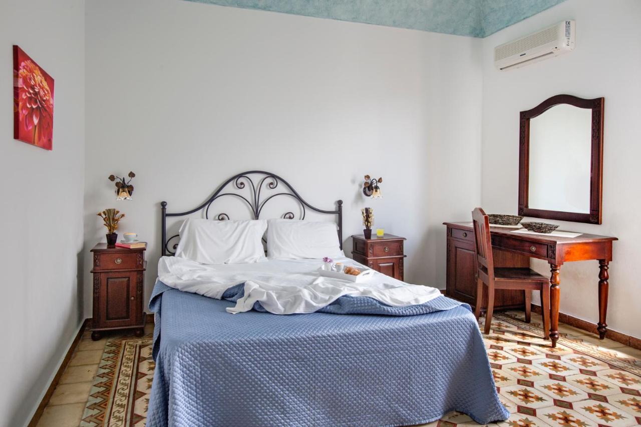 Hotel Cala di Ponente Castelluzzo Esterno foto