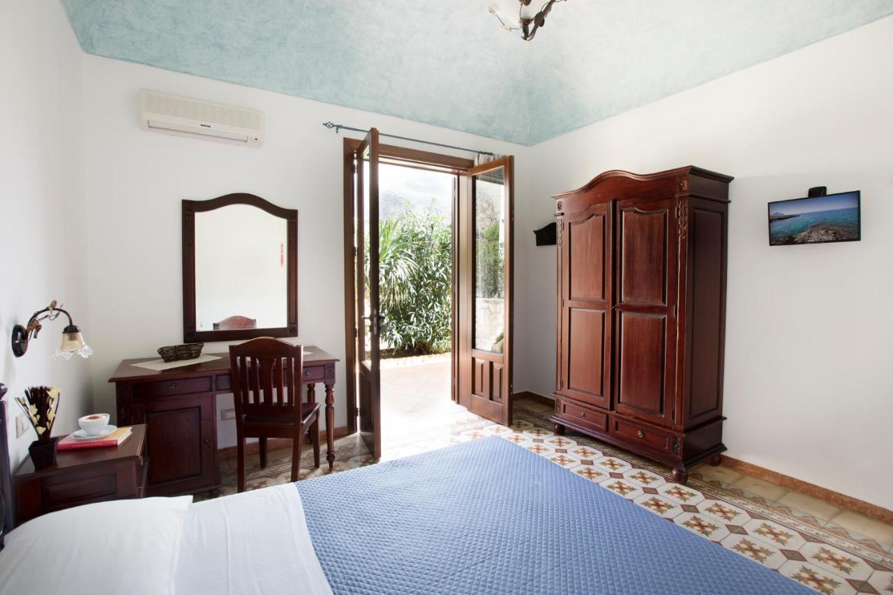 Hotel Cala di Ponente Castelluzzo Esterno foto