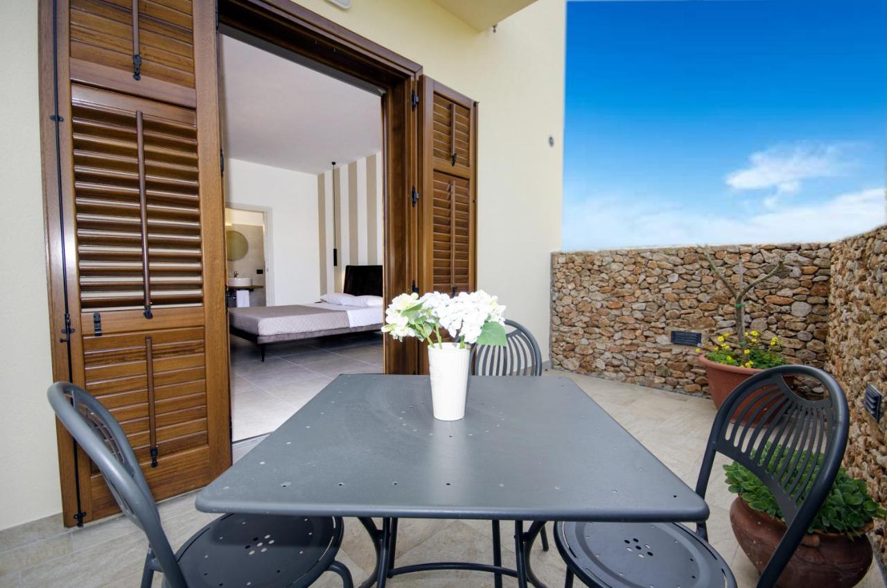 Hotel Cala di Ponente Castelluzzo Esterno foto