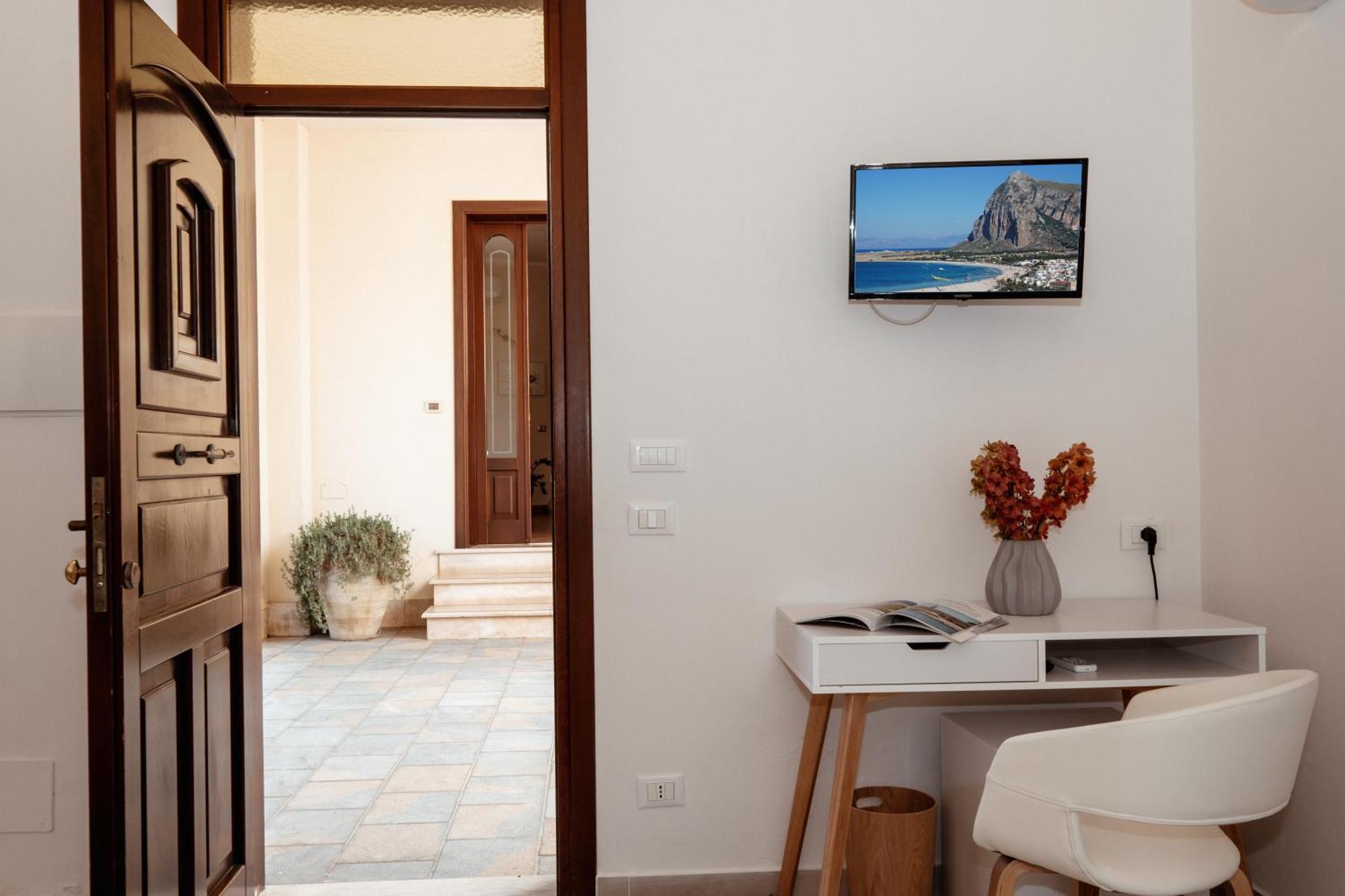 Hotel Cala di Ponente Castelluzzo Esterno foto