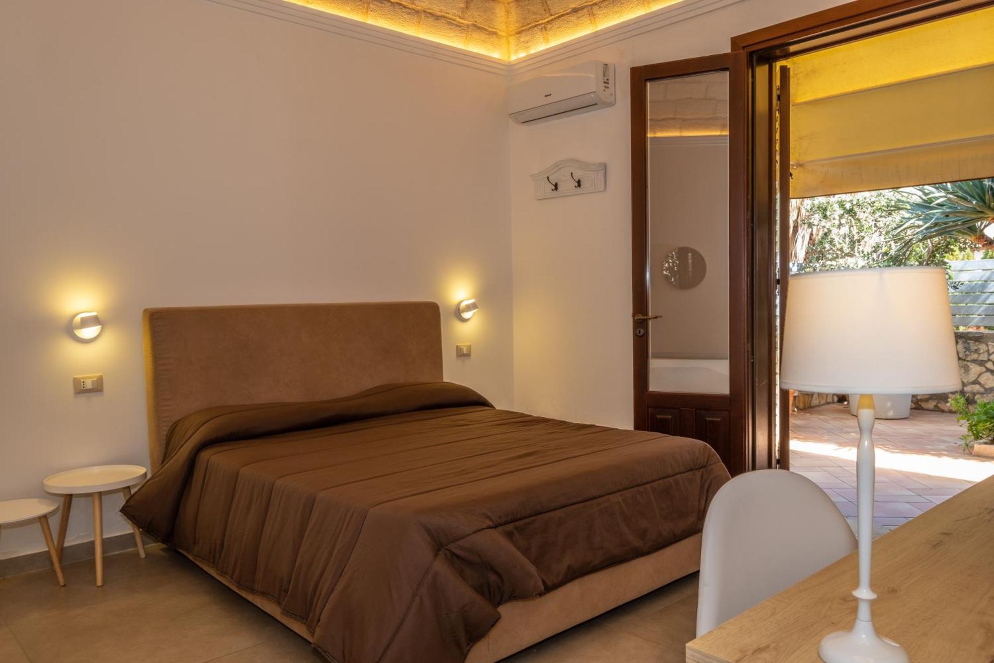 Hotel Cala di Ponente Castelluzzo Esterno foto