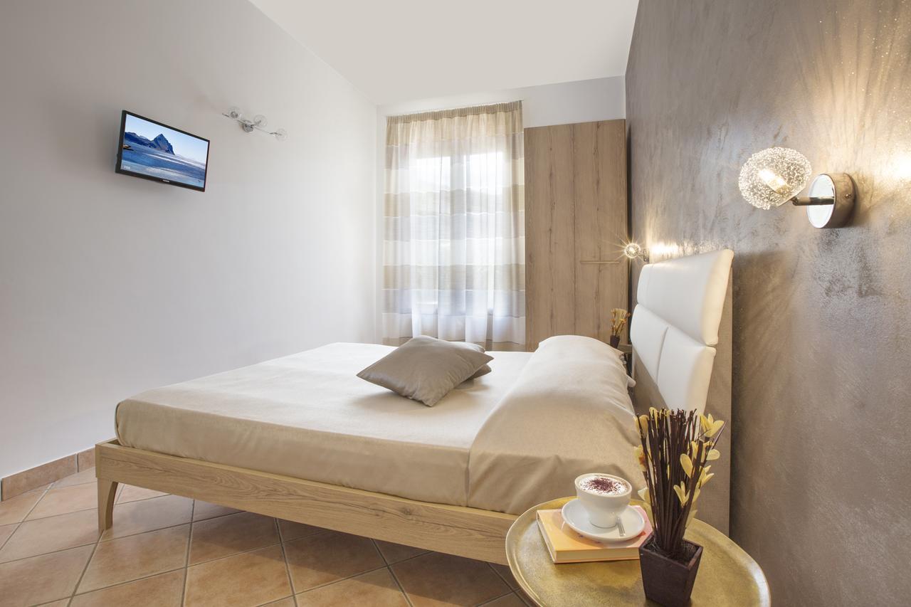 Hotel Cala di Ponente Castelluzzo Esterno foto